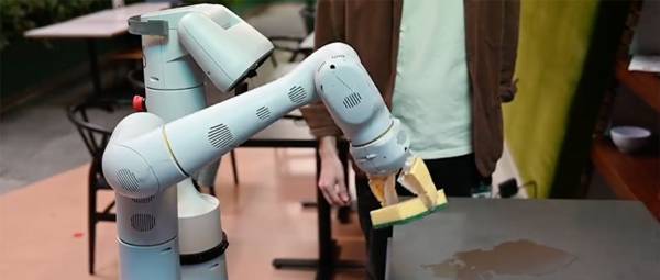 谷歌将大模型塞进机器人，干活更麻利，还能听懂“话外音”