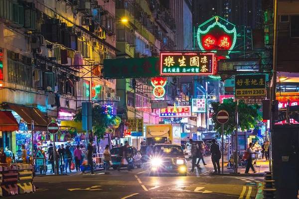 香港半年抢走6万人，靠什么成头号玩家？
